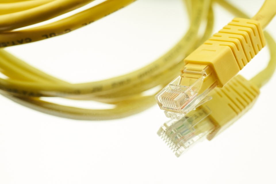 Netzwerkkabel mit Stecker